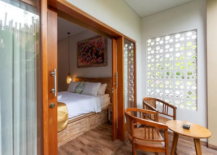Graha Shanti House فندق